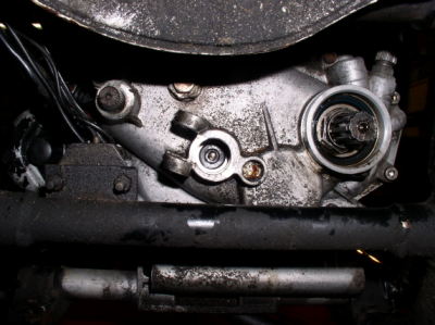 Replacing the clutch throwout outer body o-ring 